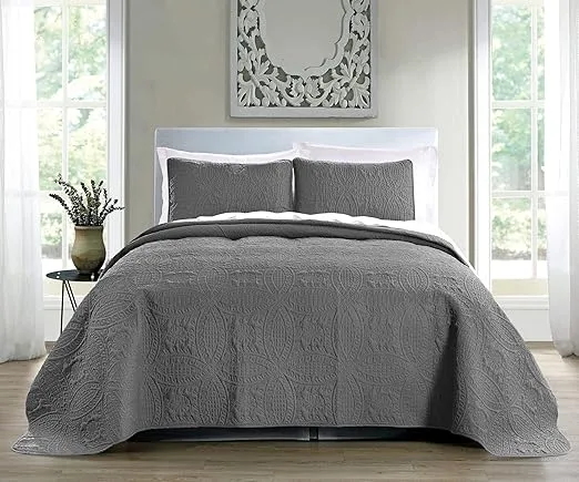 Quilt Set King/Cal King/California King Size Dark Grey - Oversized Bedspread - Soft Microfiber Lightweight Coverlet for All Season - 3 Piece Includes 1 Quilt and 2 Shams, Geometric Pattern