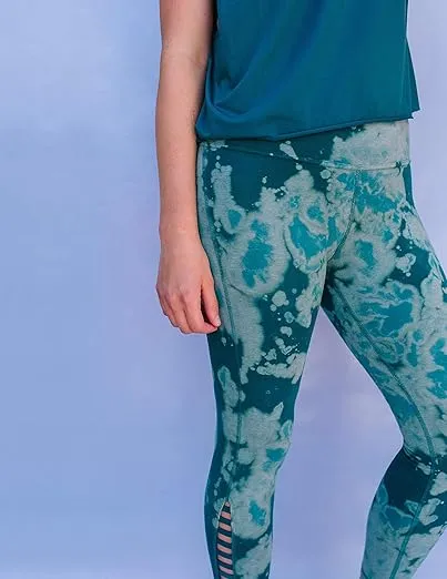 DIY Guide to Tie Dye Style: The Basics & WAY Beyond