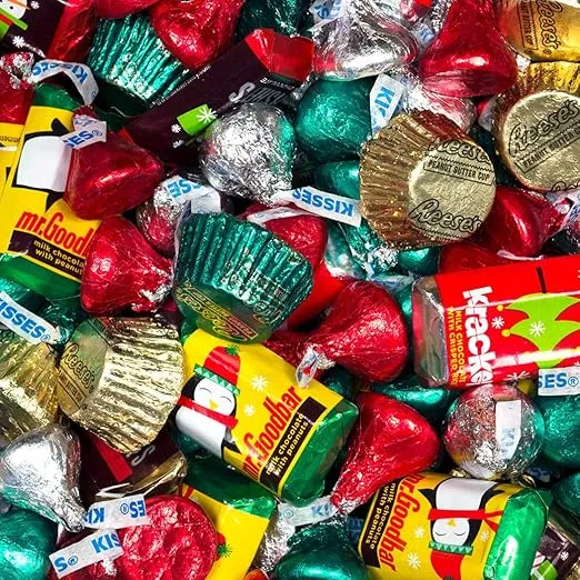 300pcs Christmas Candy Hershey Holiday Mix (5lbs - Approx. 300 pcs) - Miniatures, Kisses and Peanut Butter Cups