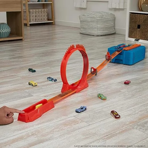 Hot Wheels Toy Car Track Set, Track Builder Playset Flame Stunt Pack with 16 Component Parts & 1:64 Scale Vehicle in Modular Storage Container