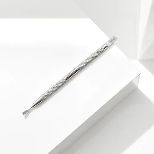 Tweezerman Pushy & Nail Cleaner, cuticle pusher